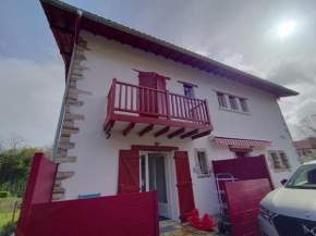 Appartement T3 confortable avec terrasse, 2 chambres, cuisine équipée, Wi-Fi – Larressore - FR-1-495-122